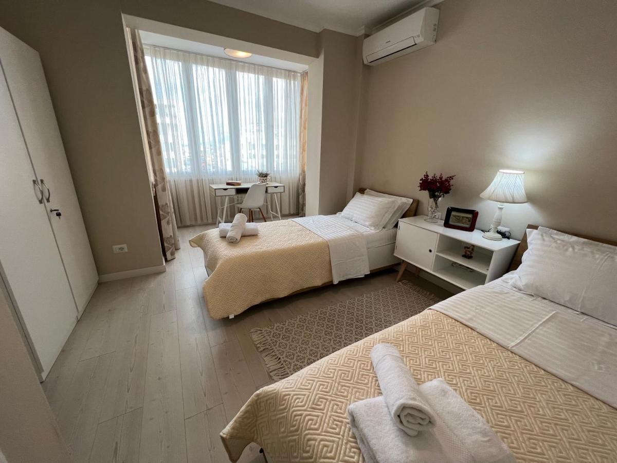 Grand New Bazaar Apartment Tirana Bagian luar foto