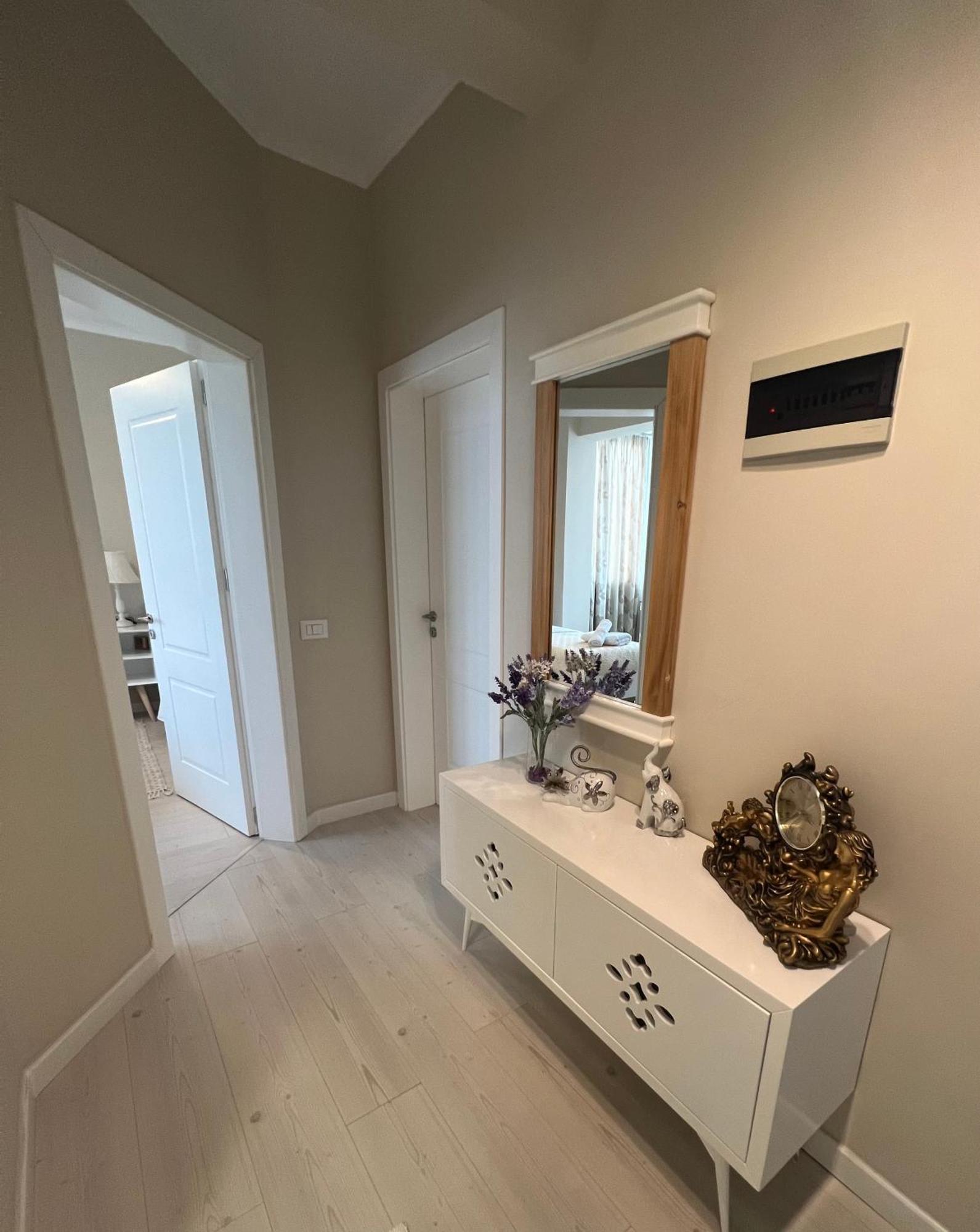 Grand New Bazaar Apartment Tirana Bagian luar foto