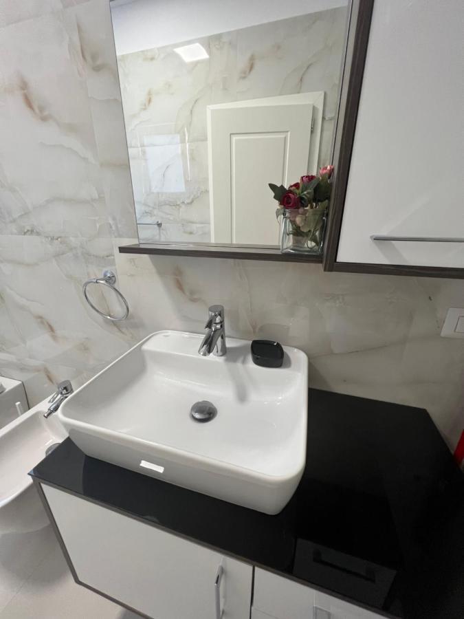 Grand New Bazaar Apartment Tirana Bagian luar foto