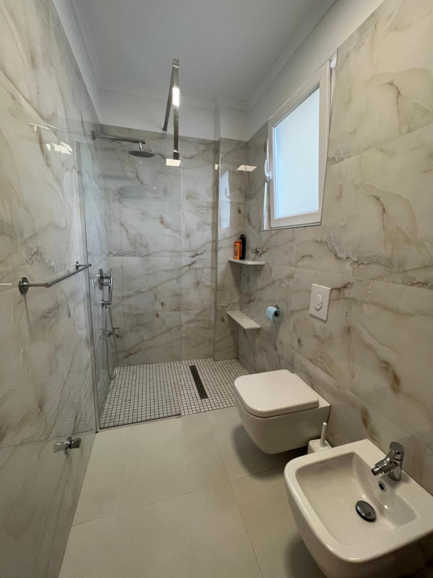 Grand New Bazaar Apartment Tirana Bagian luar foto